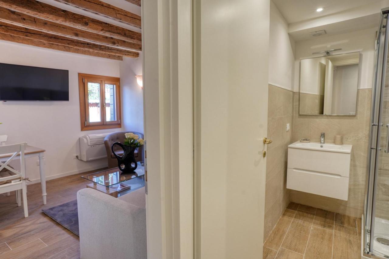 Ecco Suites Apartments Venedik Dış mekan fotoğraf