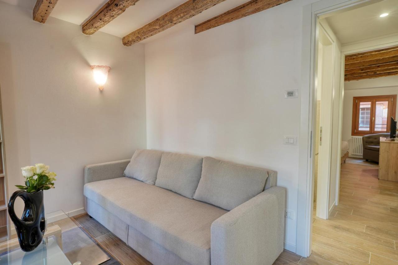 Ecco Suites Apartments Venedik Dış mekan fotoğraf