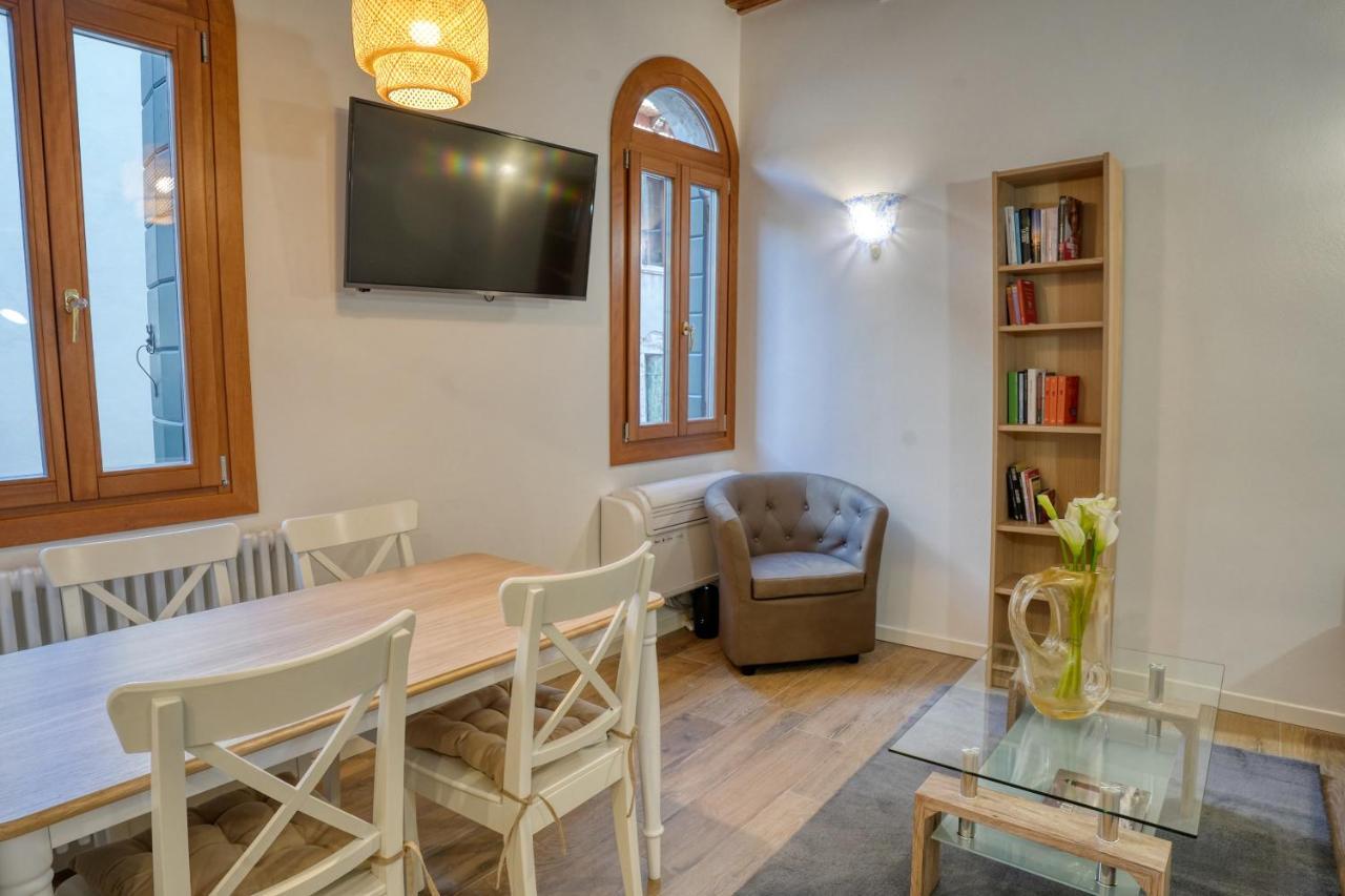 Ecco Suites Apartments Venedik Dış mekan fotoğraf