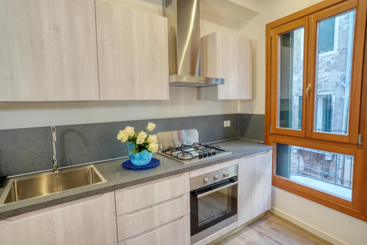 Ecco Suites Apartments Venedik Dış mekan fotoğraf