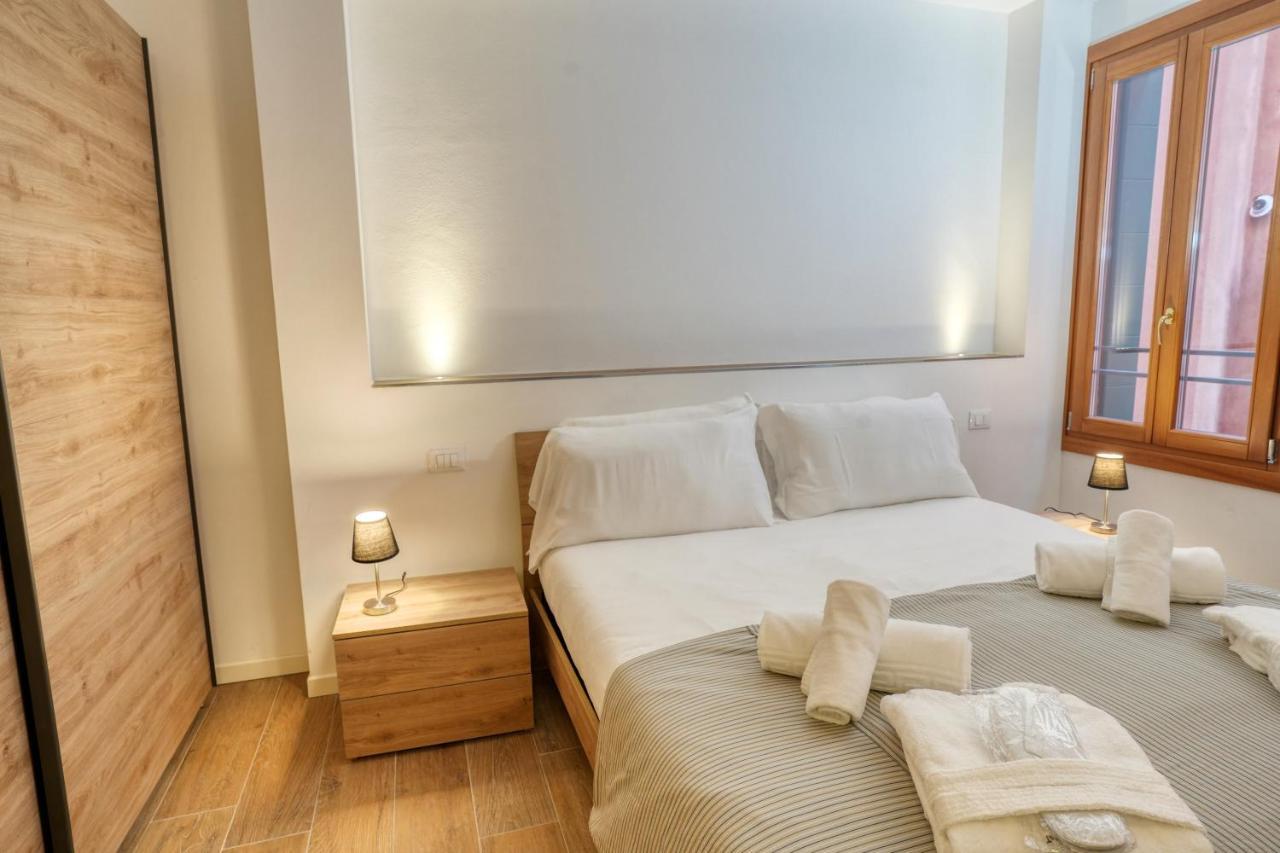 Ecco Suites Apartments Venedik Dış mekan fotoğraf