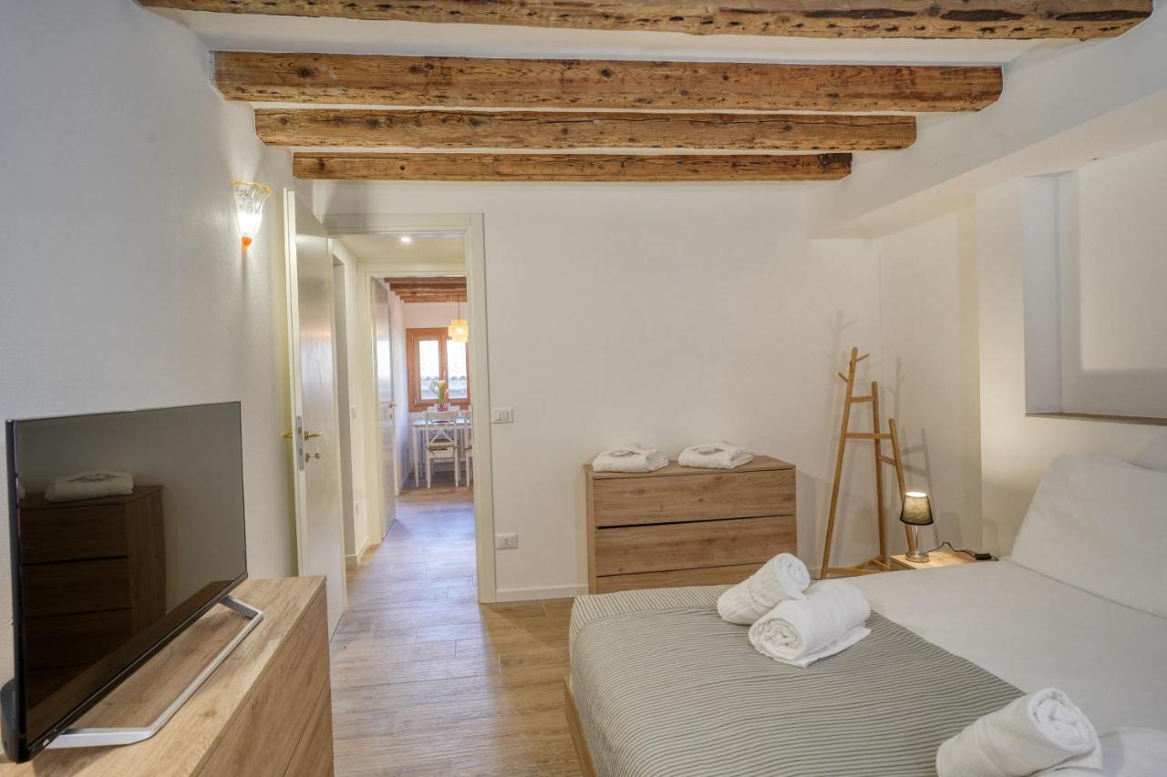 Ecco Suites Apartments Venedik Dış mekan fotoğraf