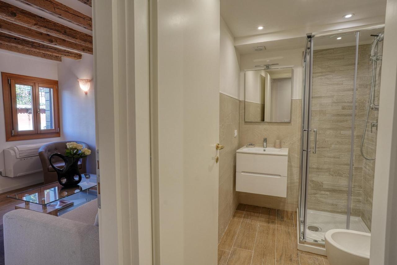 Ecco Suites Apartments Venedik Dış mekan fotoğraf