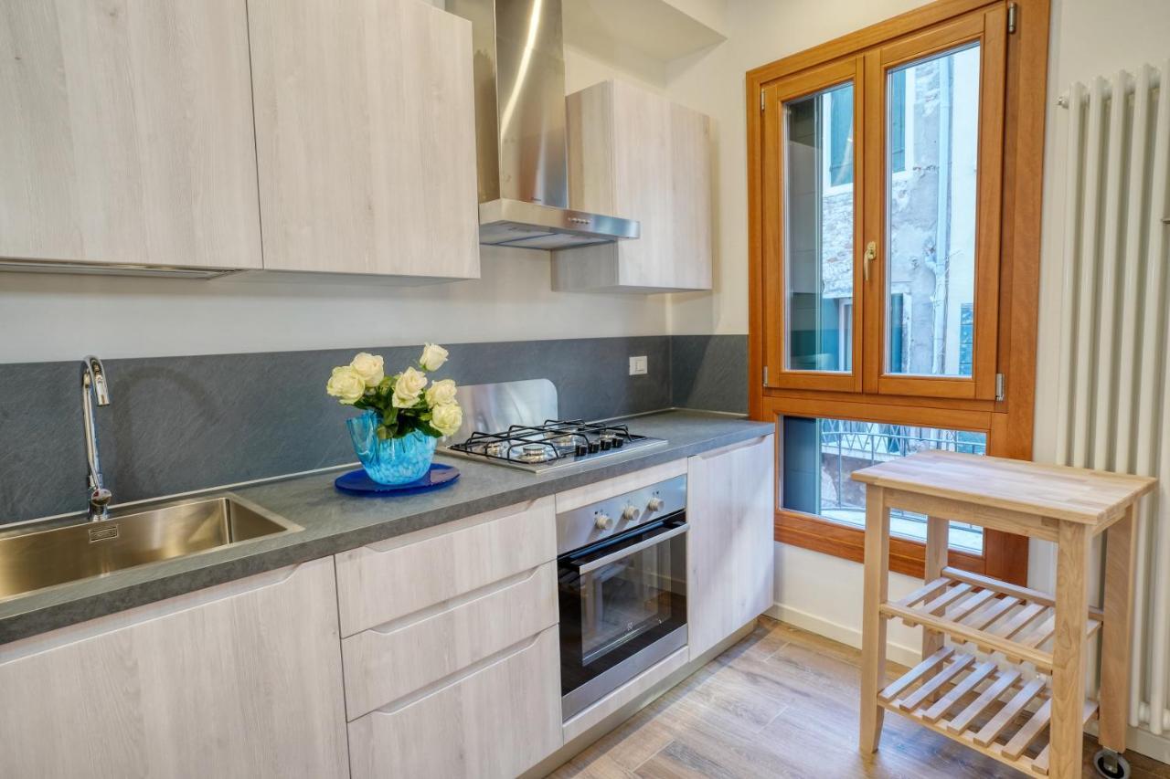 Ecco Suites Apartments Venedik Dış mekan fotoğraf