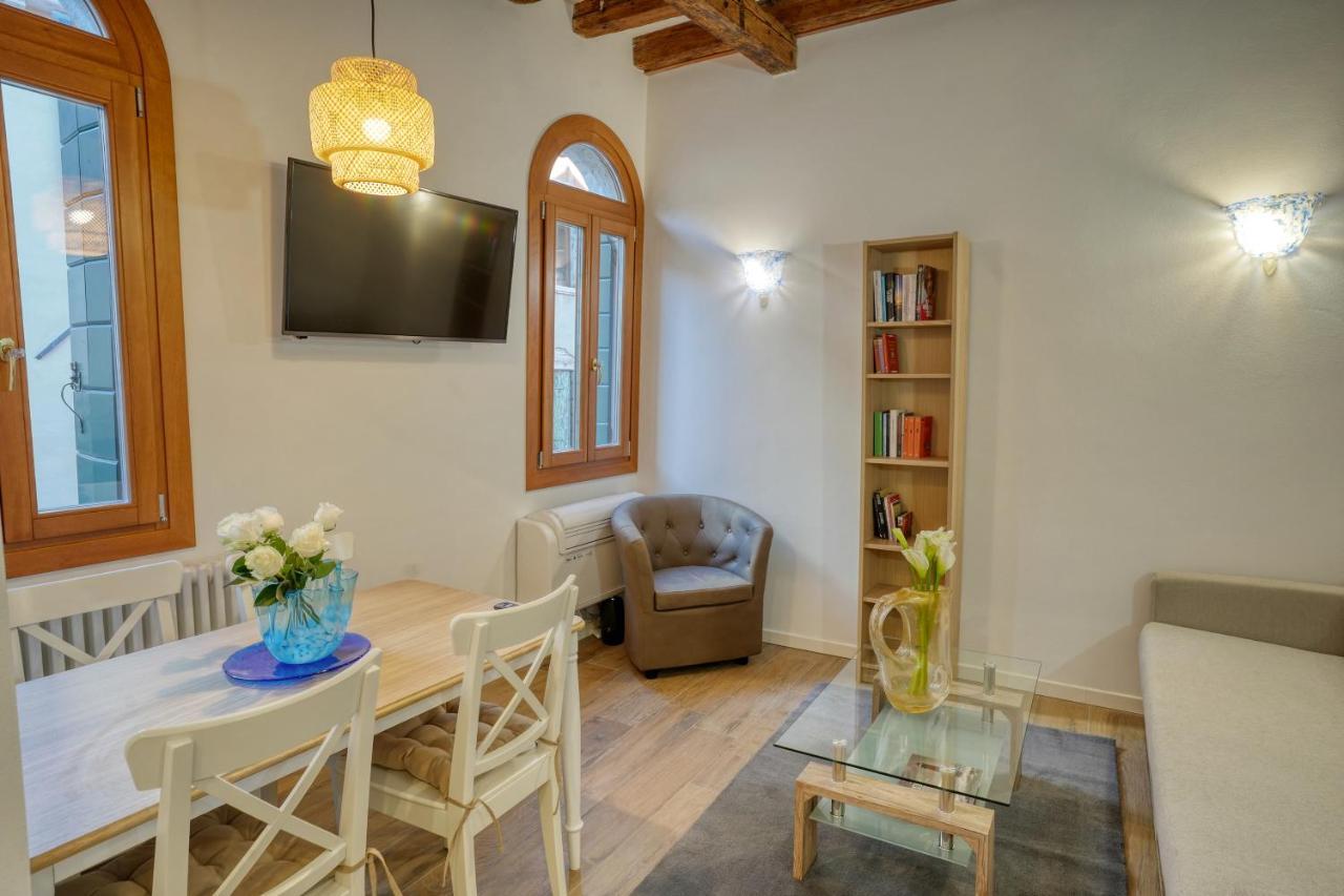 Ecco Suites Apartments Venedik Dış mekan fotoğraf