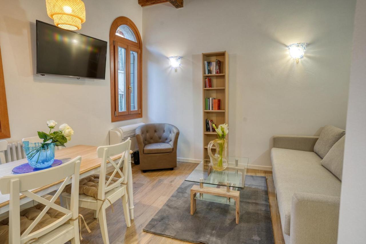 Ecco Suites Apartments Venedik Dış mekan fotoğraf
