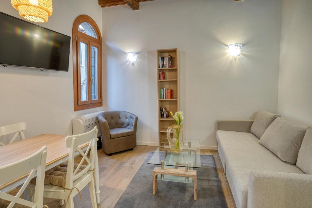 Ecco Suites Apartments Venedik Dış mekan fotoğraf