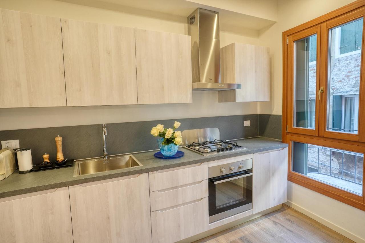 Ecco Suites Apartments Venedik Dış mekan fotoğraf
