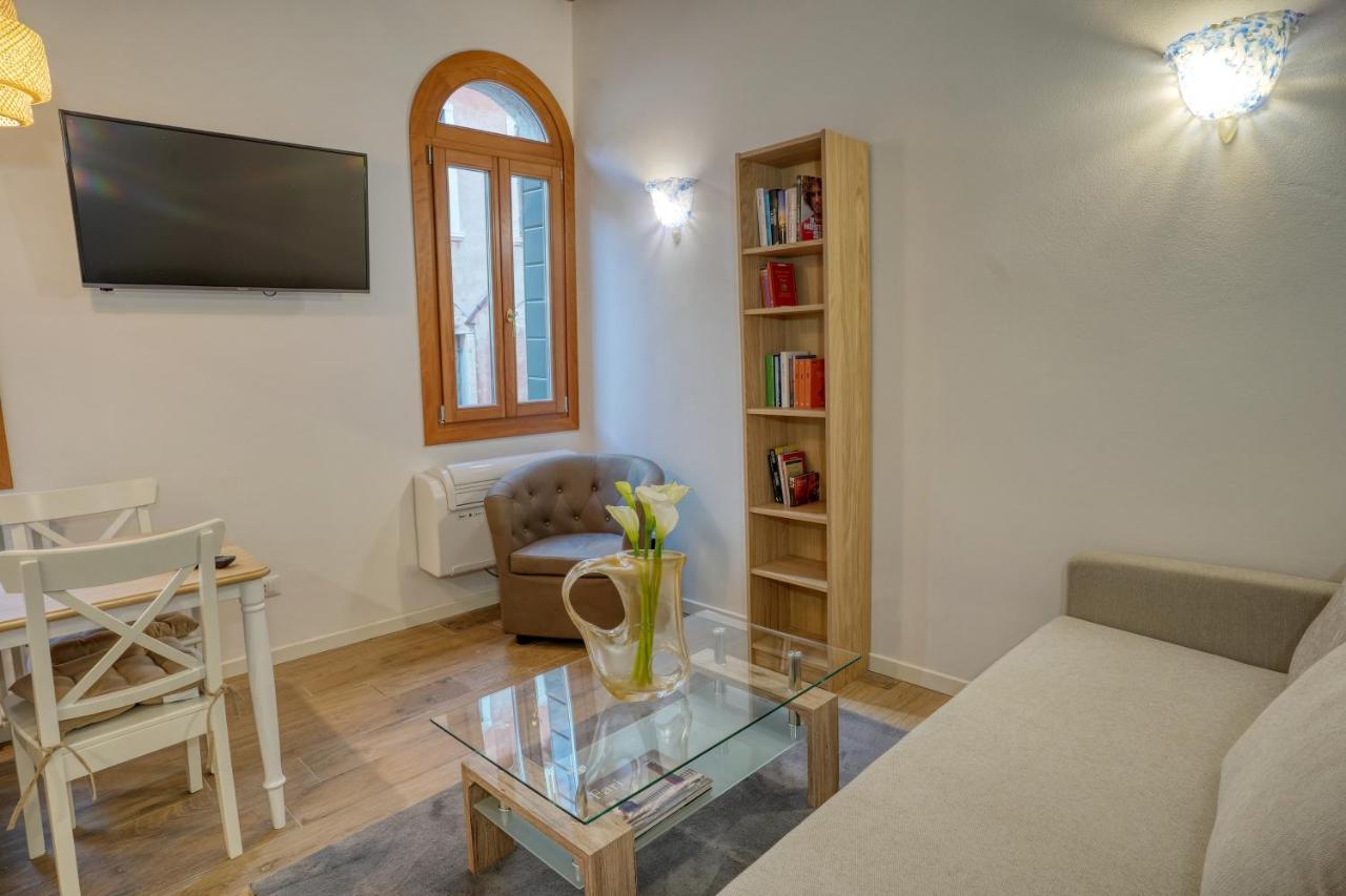 Ecco Suites Apartments Venedik Dış mekan fotoğraf