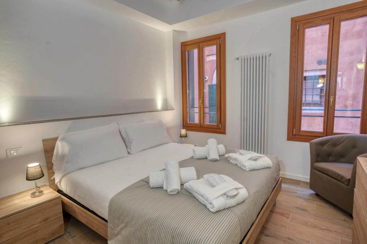 Ecco Suites Apartments Venedik Dış mekan fotoğraf