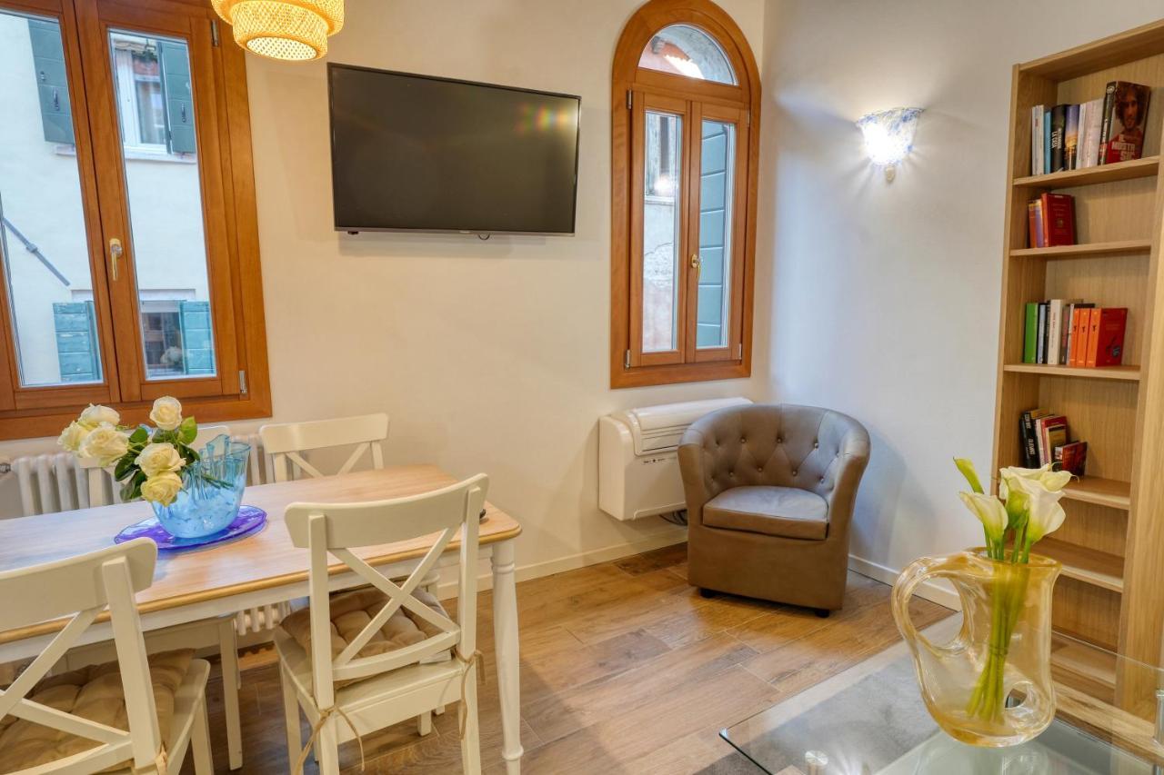 Ecco Suites Apartments Venedik Dış mekan fotoğraf