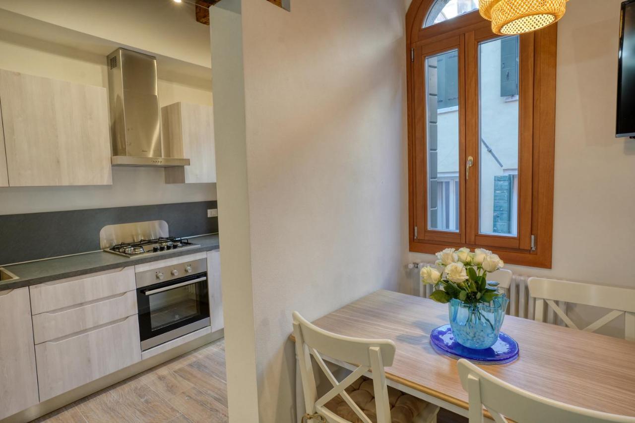 Ecco Suites Apartments Venedik Dış mekan fotoğraf