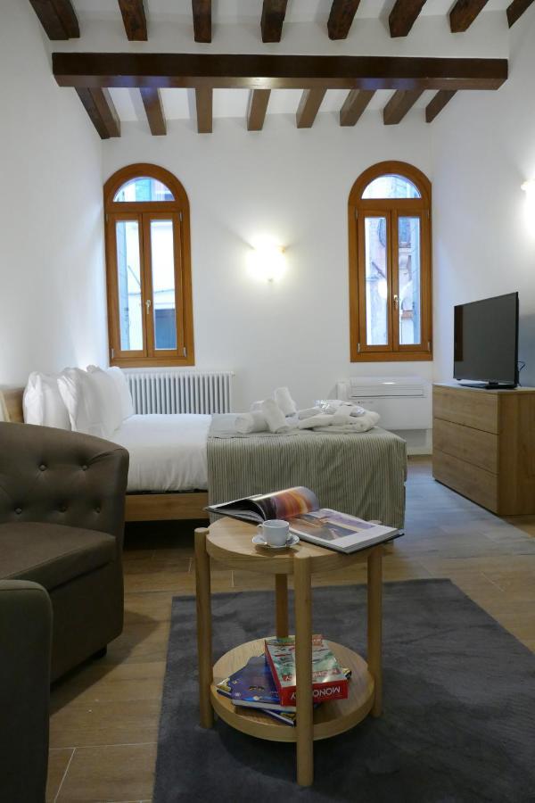 Ecco Suites Apartments Venedik Dış mekan fotoğraf