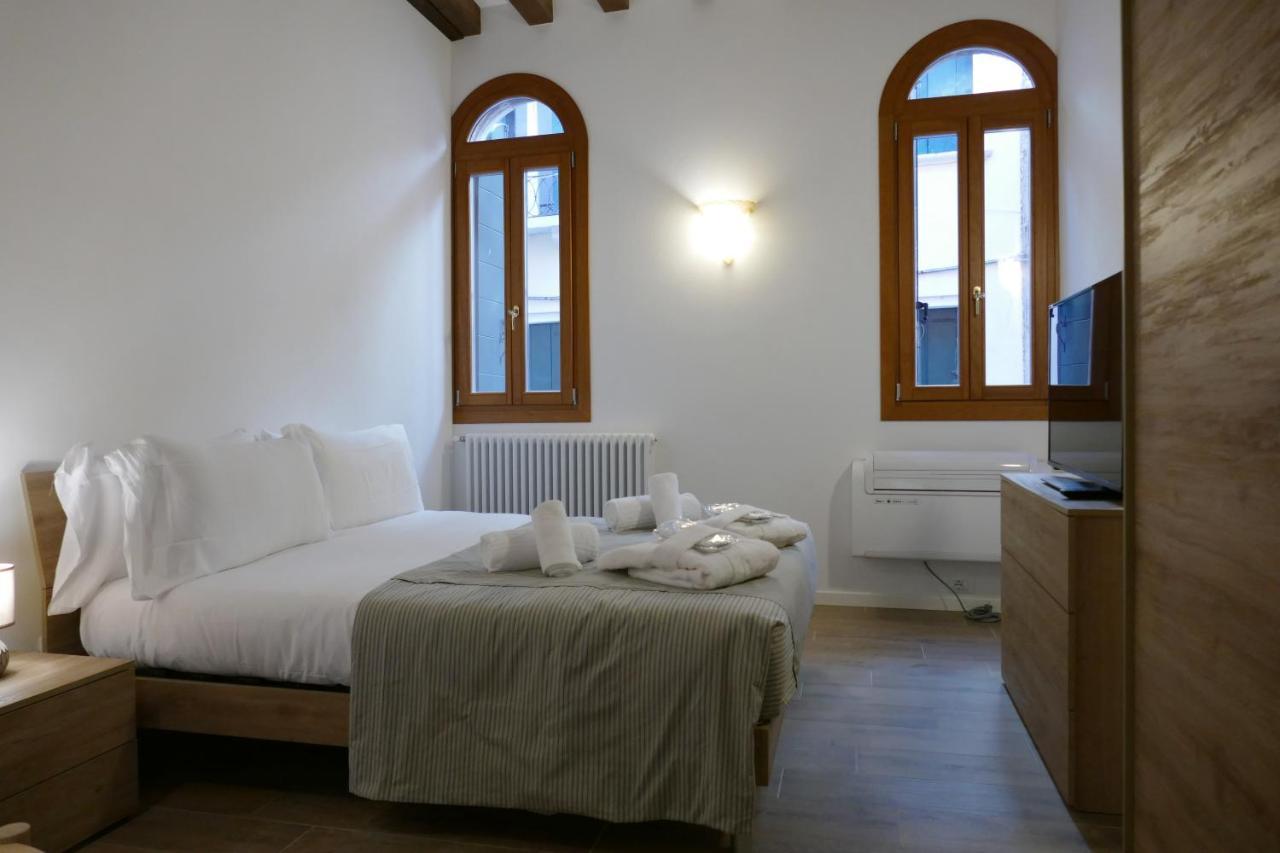 Ecco Suites Apartments Venedik Dış mekan fotoğraf