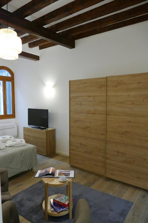 Ecco Suites Apartments Venedik Dış mekan fotoğraf